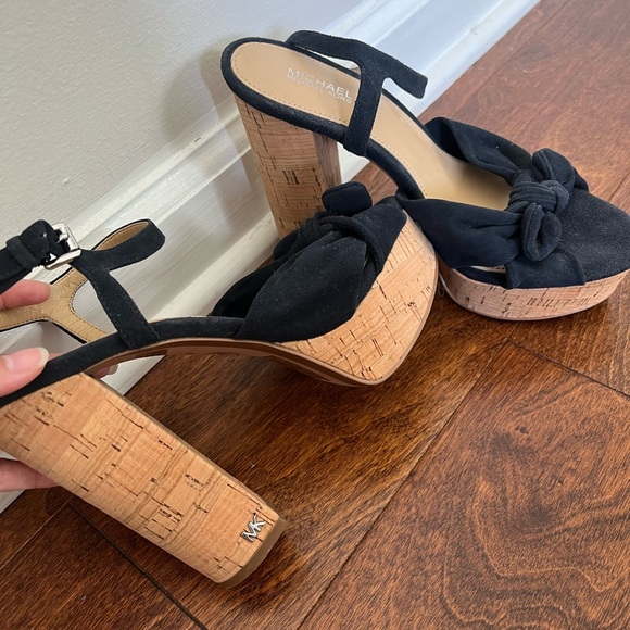 Michael Kors Women's high heel platform shoes - Picture 3 of 9